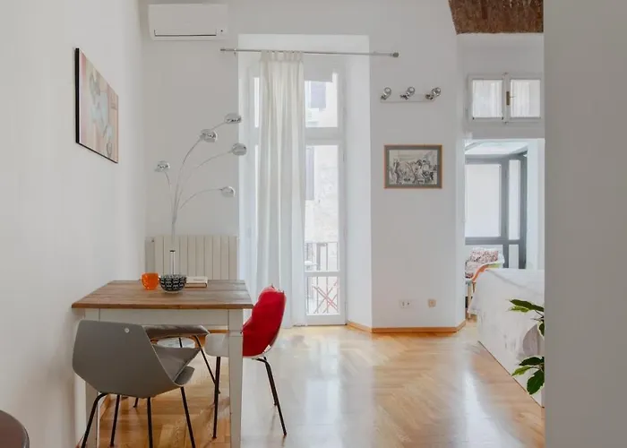 Appartement Quiet Open Space Near The Colosseum Rome